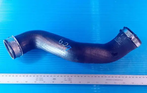 Audi A4 S4 B7 8E 8H Intercooler hose/pipe 8E0145737F