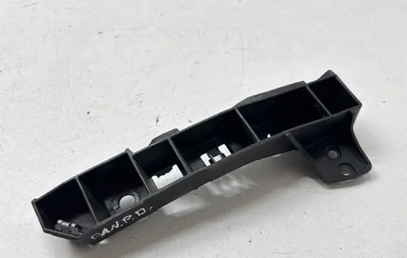 Front bumper mounting bracket