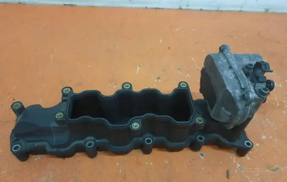 Audi Q7 4L Intake manifold 057129712N