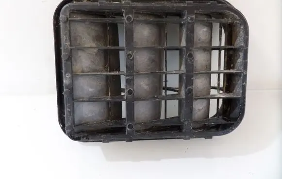Skoda Octavia Mk2 (1Z) Quarter panel pressure vent 1H0819465
