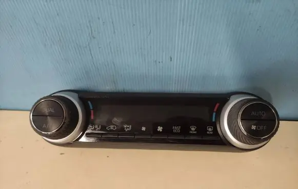 Toyota RAV 4 (XA50) Climate control unit 55900-42600