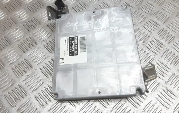 Toyota Corolla Verso E121 Engine control unit/module 896610F010