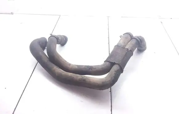 Volkswagen Touareg I Engine coolant pipe/hose
