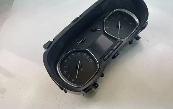Citroen Jumpy Speedometer (instrument cluster) 9831169080