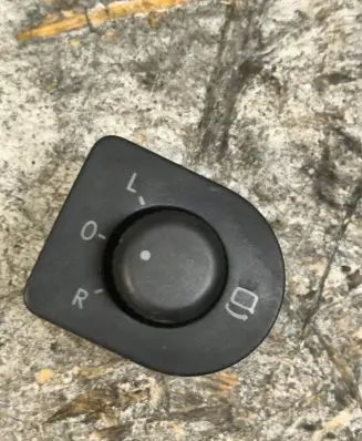 Volkswagen Golf IV Wing mirror switch 1J1959565C