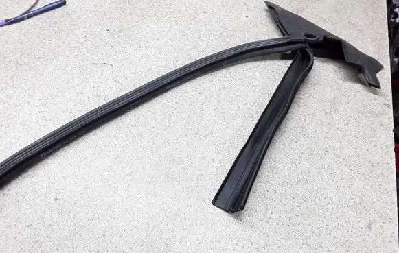 Audi A7 S7 4G Rubber seal front door window/glass 4G8837479L