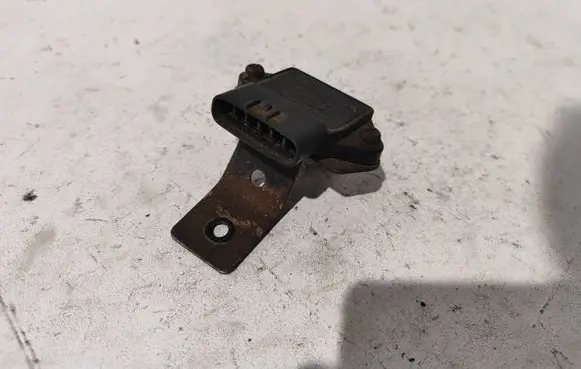 Subaru Impreza II Ignition amplifier control unit 22438AA031 5120B D15403