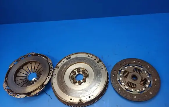 Opel Vivaro Clutch set kit 124056510 324061610 8200474648F