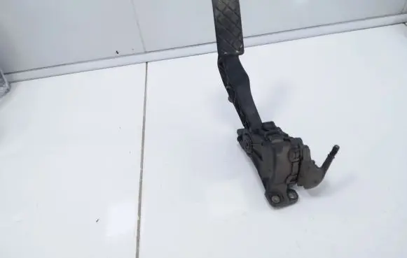 Volkswagen Multivan T5 Accelerator throttle pedal 7E1721503C