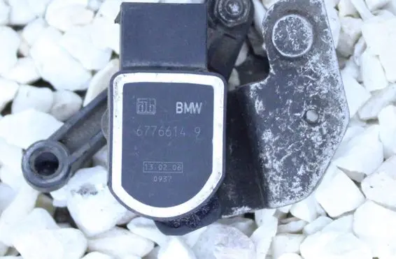BMW 5 E60 E61 Headlight/headlamp level sensor 6776614