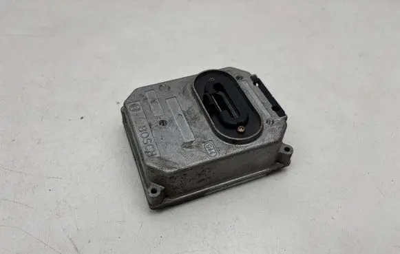 Volkswagen Sharan Window wiper relay 7M0906015