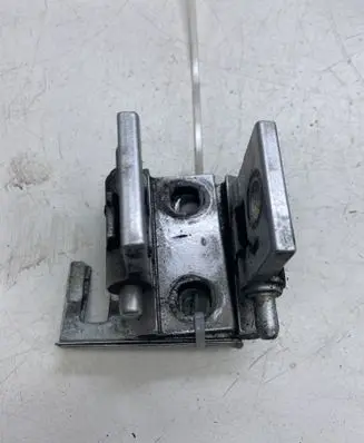 Volvo XC90 Front door upper hinge