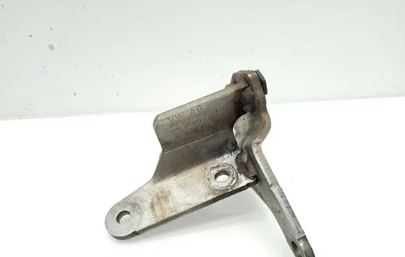 Volkswagen Touran III Muffler mount bracket/holder 04L131561J