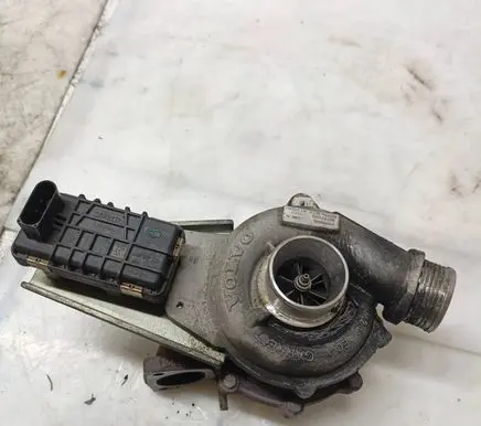 Volvo V70 Turbo 30757080 GTB2056VL 151178105