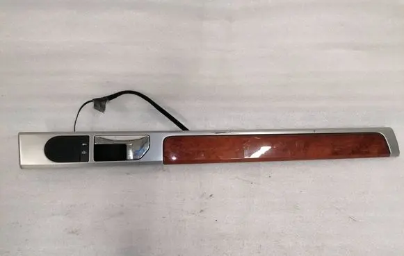Volkswagen Touareg I Front door card panel trim 7L6867459