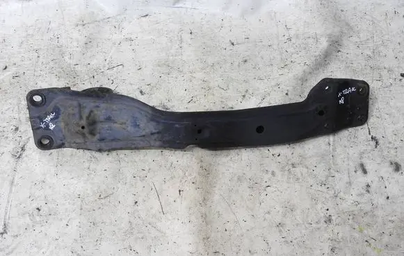 Nissan X-Trail T30 Front axle beam 