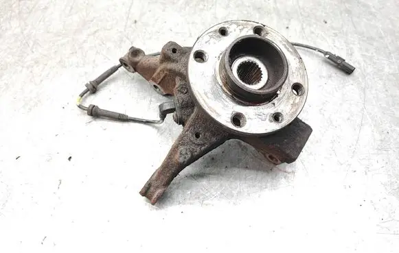 Dacia Sandero II Front wheel hub spindle knuckle
