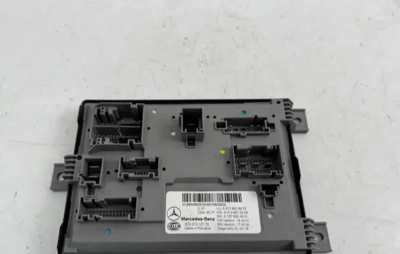 Mercedes-Benz E W213 SAM control unit A2139009922 A1679024501 A2139015306
