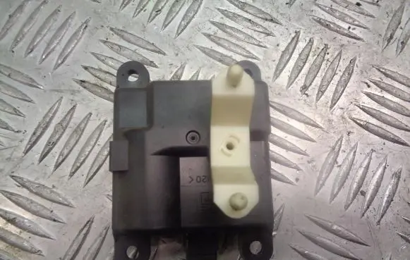 Nissan Primera A/C air flow flap actuator/motor 