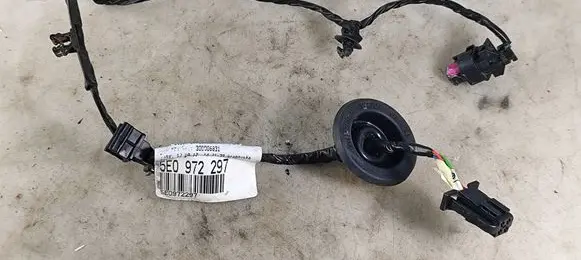 Skoda Octavia Mk3 (5E) Front door wiring loom 5E0972297
