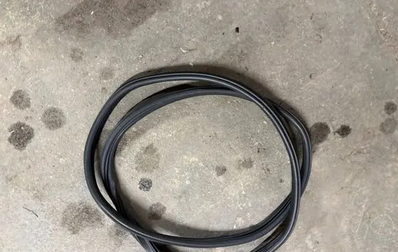 Ford Fiesta Trunk rubber seal (body) 