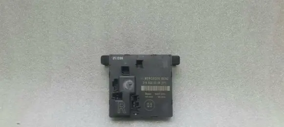 Mercedes-Benz CLS C219 Door control unit/module A2198200326