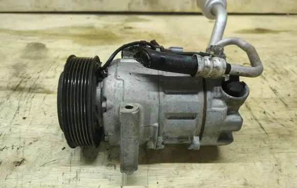 Nissan X-Trail T32 Air conditioning (A/C) compressor (pump)