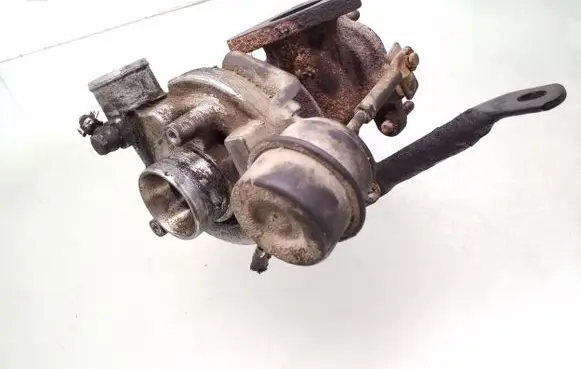 Volkswagen Golf III Turbo 028145701Q
