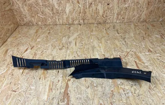 Volvo XC60 Fender mounting bracket 32216109