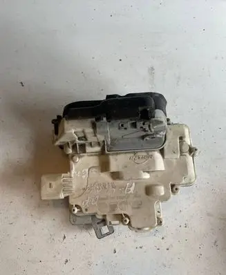Audi A4 S4 B6 8E 8H Front door lock 8E1837016
