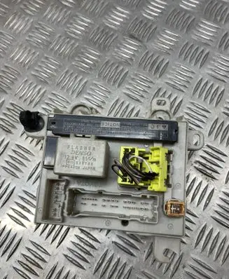 Toyota Previa (XR30, XR40) II Fuse module 801D16 2142