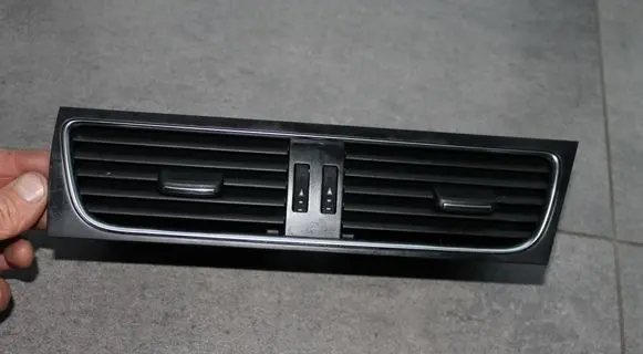 Audi A4 S4 B8 8K Dash center air vent grill 8T2820951B