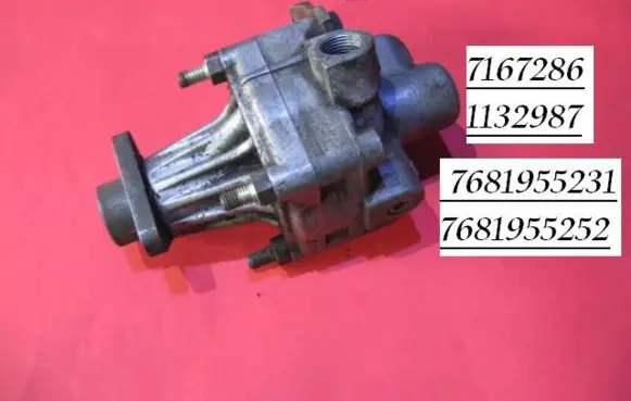 BMW 5 E39 Power steering pump 7167286 1132987