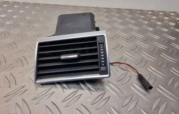 Audi A8 S8 D3 4E Dashboard side air vent grill/cover trim 4E0820901