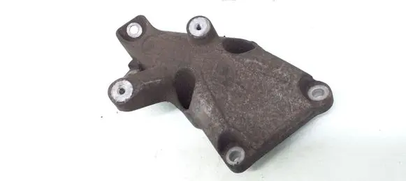 BMW 1 E81 E87 Engine mounting bracket 6776529