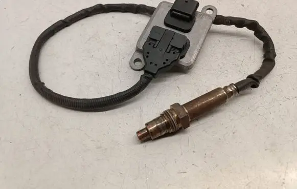 Mercedes-Benz C W205 Lambda probe sensor A0009058511 0009058511 A3C01067600609