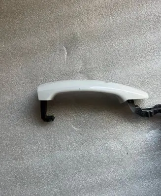 Audi Q2 - Front door exterior handle 8V0837206A