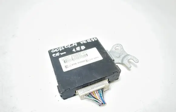 Toyota Corolla Verso AR10 Door control unit/module 897800F010 626442000 97RI012022