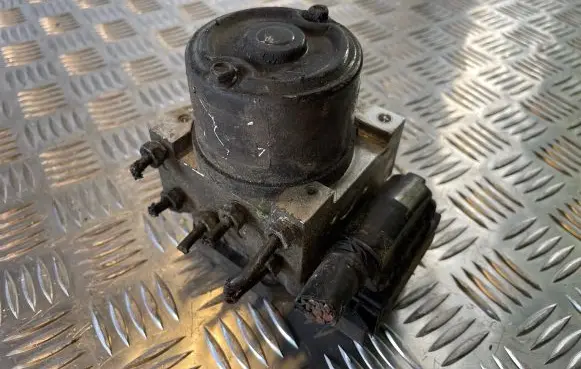 Hyundai Trajet ABS Pump 589203A300 5WY7402A 23AK4H24B48