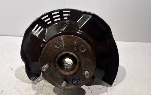 Toyota Auris E180 Front wheel hub