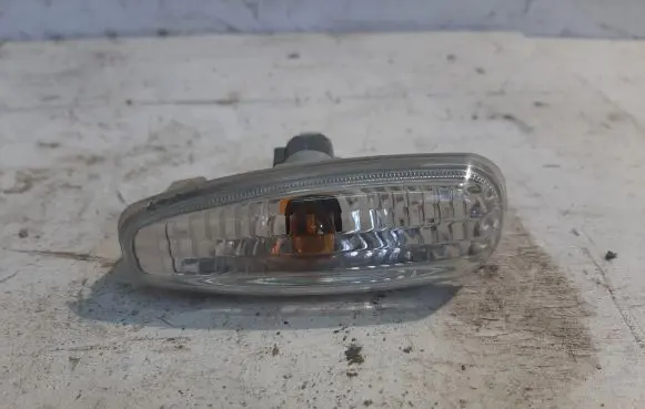KIA Ceed Front fender indicator light 923033L1