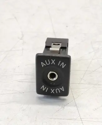 Volkswagen Golf VI AUX in-socket connector 5N0035724 VW1943