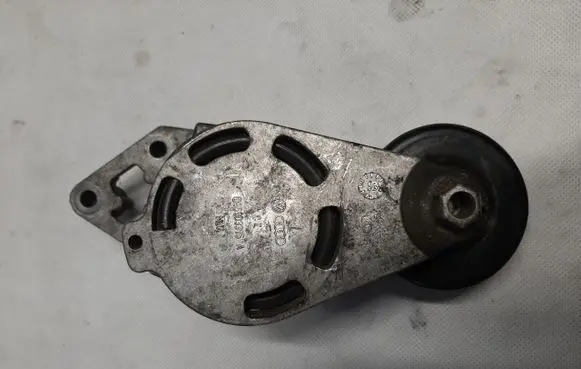 Volkswagen Polo IV 9N3 Timing belt tensioner 045903315A