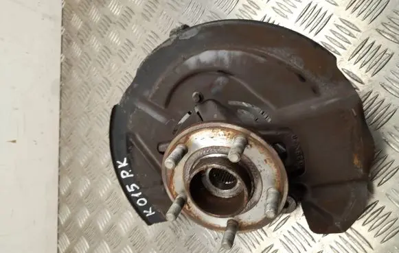 Front wheel hub