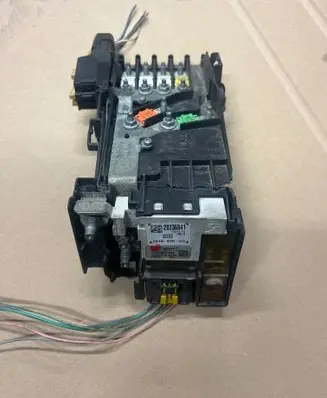 Peugeot 3008 I Fuse module 28236841 9666527580