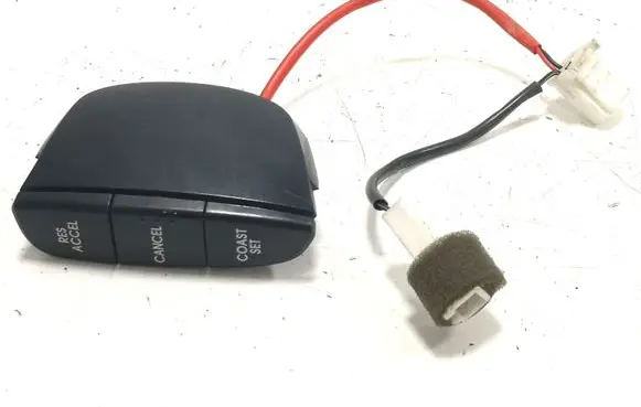 KIA Sorento Steering wheel buttons/switches 9670003E100 967003E200 21230E
