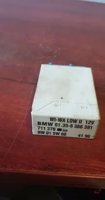 BMW 3 E36 Window wiper relay 8366381