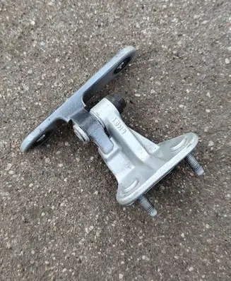 Mercedes-Benz CLS C218 X218 Rear door lower hinge A046572