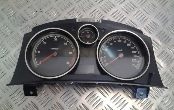 Opel Zafira B Speedometer (instrument cluster) 13225988