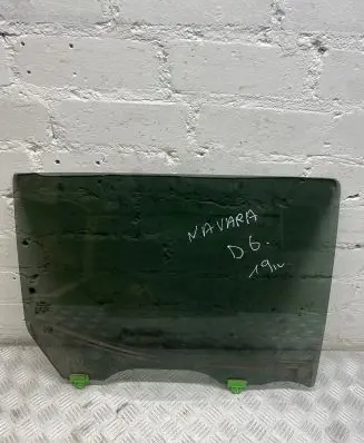 Nissan Navara D23 Rear door window glass